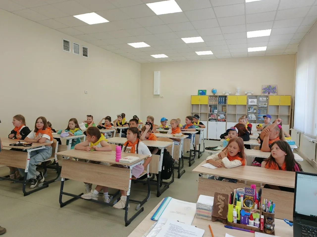 Фотография 7 к публикации «📚 Открытие языковой смены свершилось!!!📚»